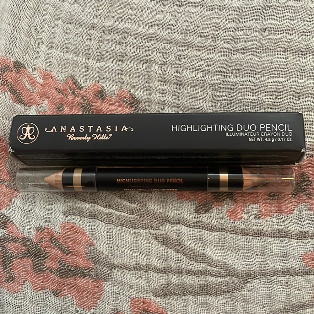 🆕Anastasia double-ended mate and shimmer brow highlighter